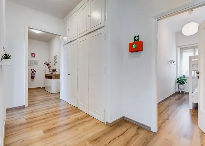 Joy House - Vaticano * Roma