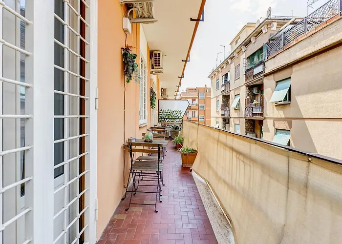 Joy House - Vaticano Roma